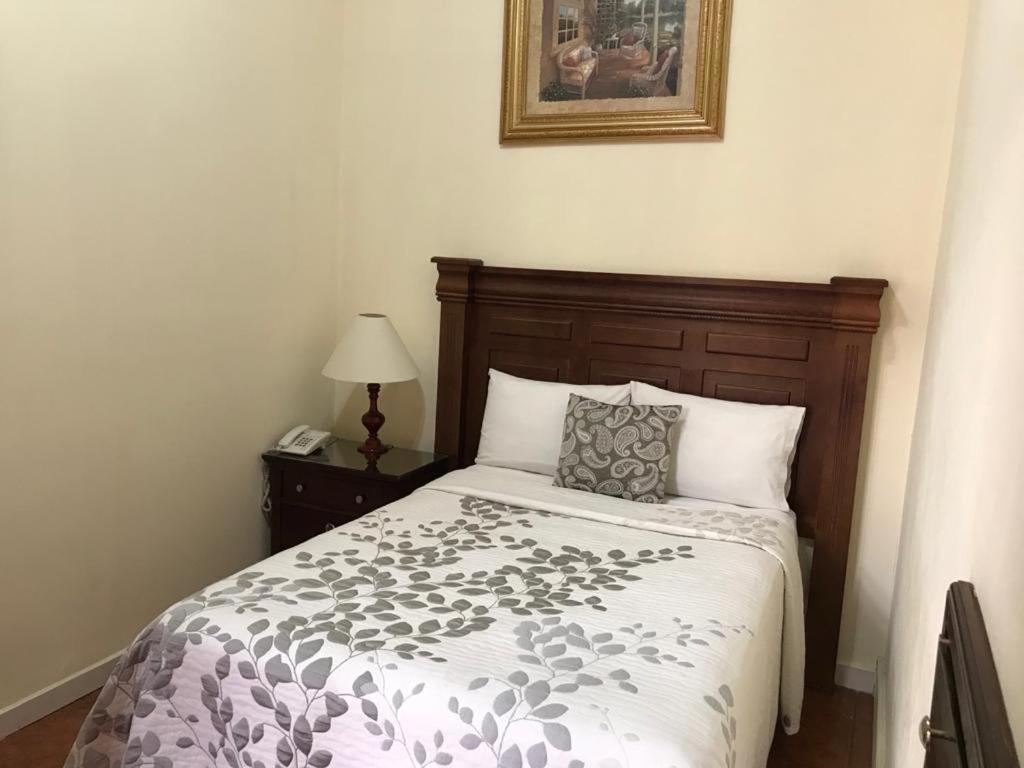 Hotel Casona Misiones Queretaro Bagian luar foto