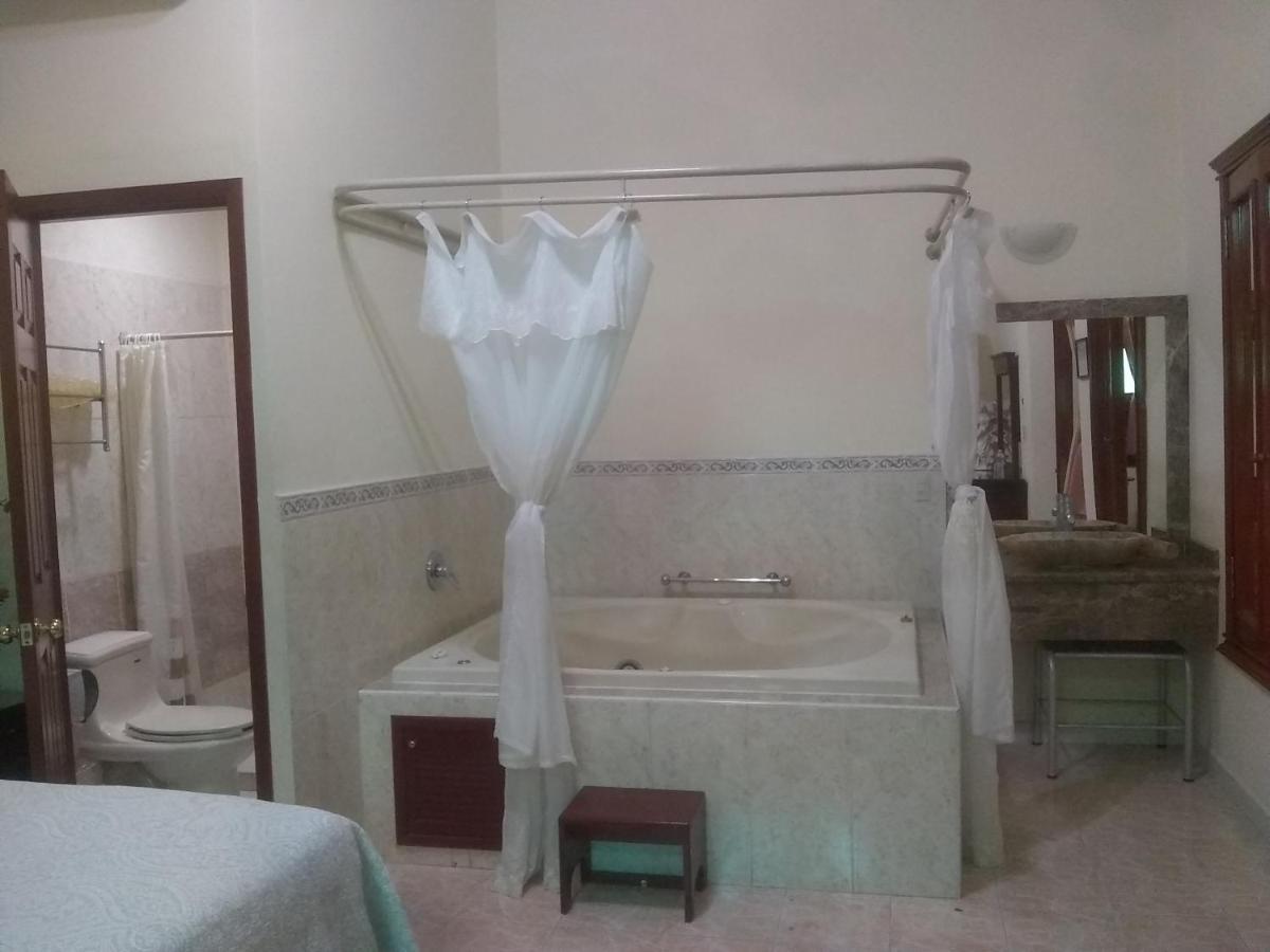 Hotel Casona Misiones Queretaro Bagian luar foto