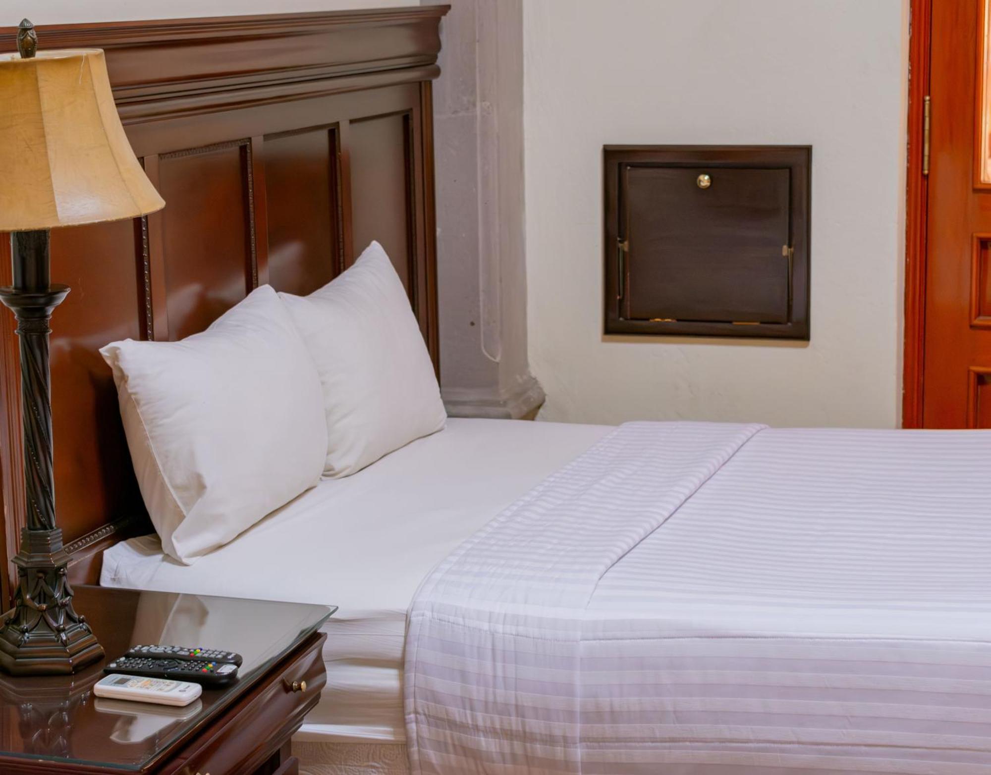 Hotel Casona Misiones Queretaro Bagian luar foto