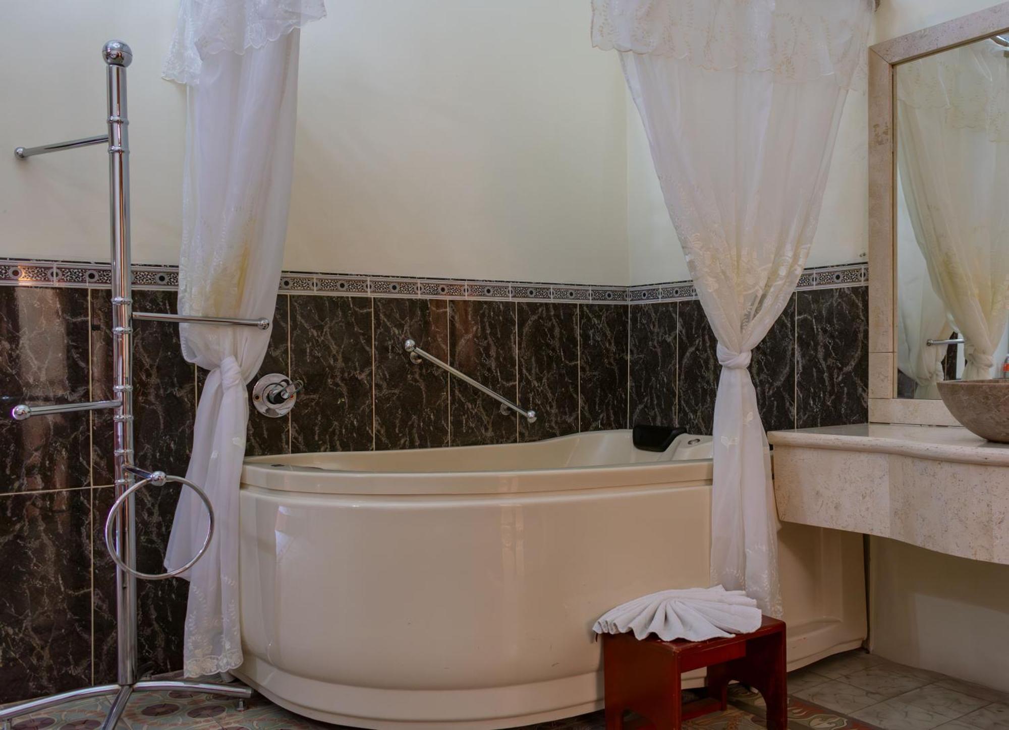 Hotel Casona Misiones Queretaro Bagian luar foto
